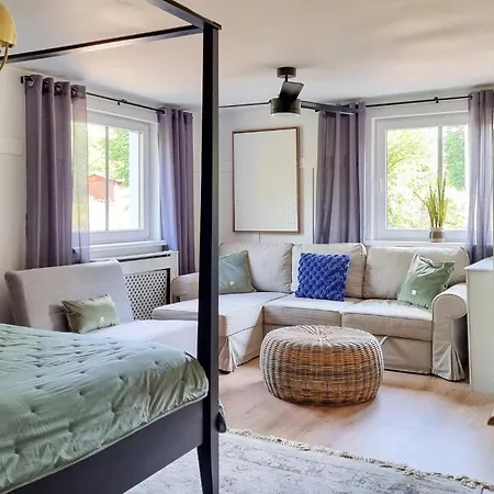 7 Bedroom Beach Front Home In Szalstry *