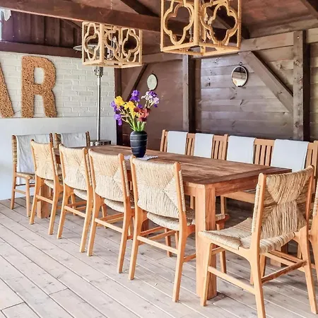 7 Bedroom Lovely In *