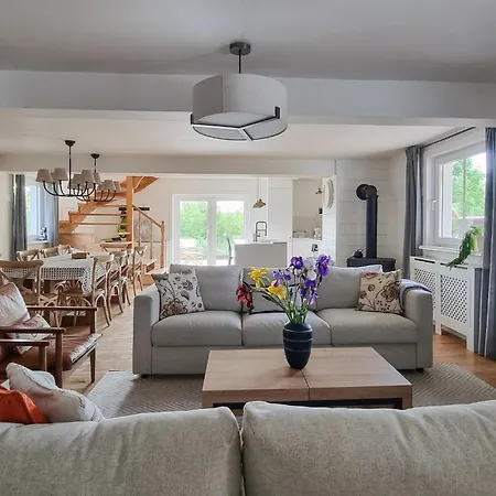 بيت للعطل 7 Bedroom Lovely In