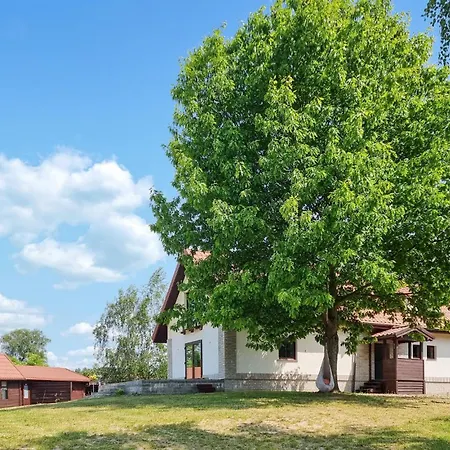 7 Bedroom Lovely In Szalstry